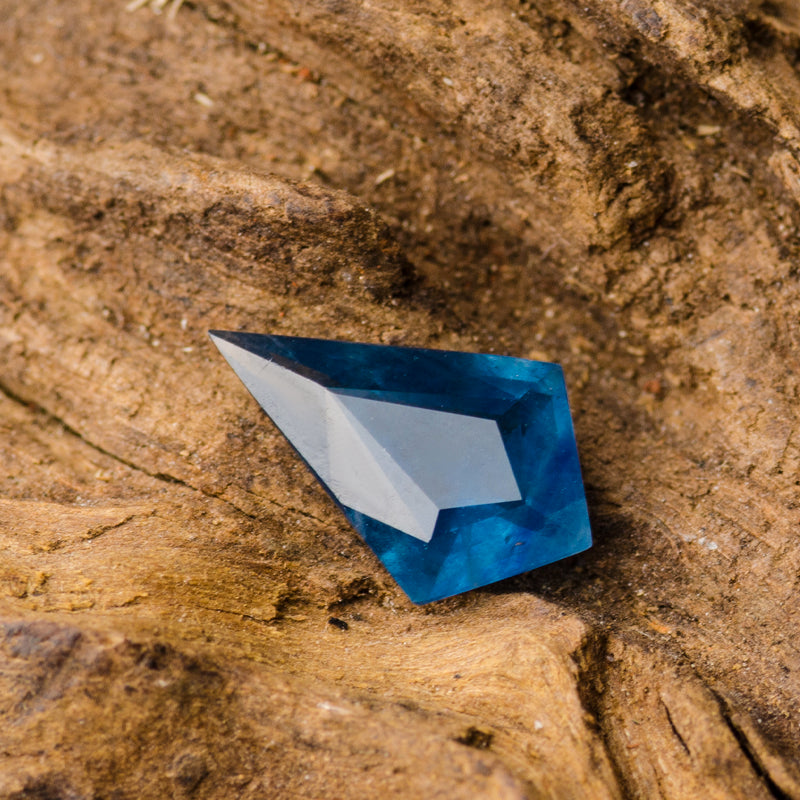 VIvid Blue Natural Sapphire in Unique Kite Cut | Saratti