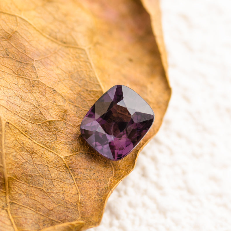 VS Clarity Light Purple Natural Spinel Gemstone | Saratti