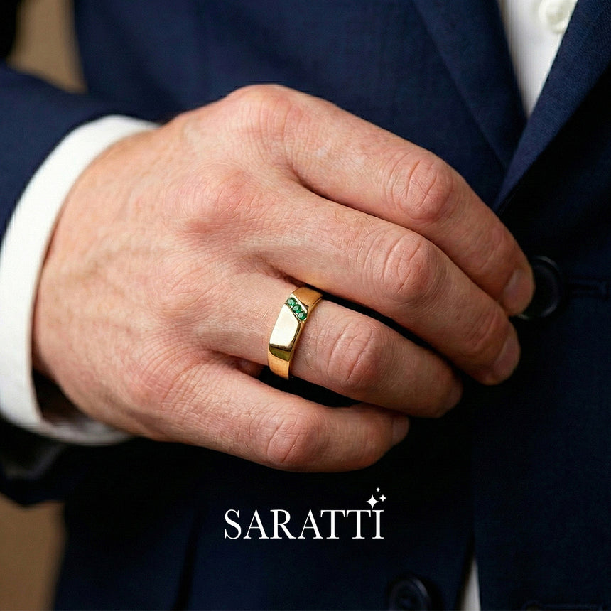 Mens emerald ring round emerald channel set detail in 18K yellow gold | SARATTI