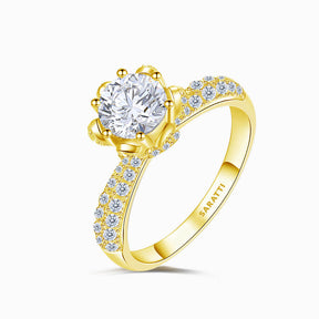 Centre Stone Perspective of the Yellow Gold Manto di Cristalli Dainty Diamond Engagement Ring | Saratti Diamonds 
