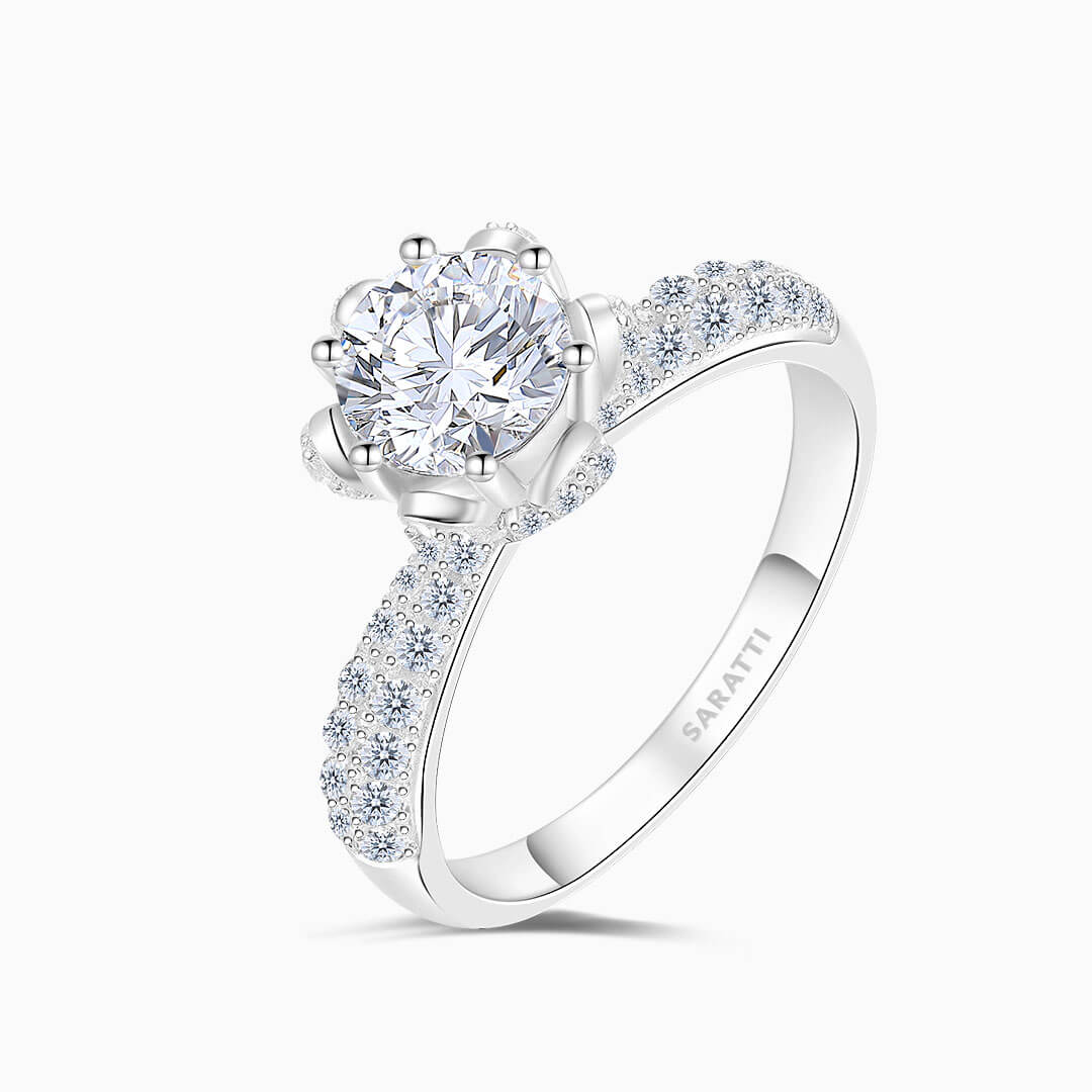 Centre Stone Perspective of the White Gold Manto di Cristalli Dainty Diamond Engagement Ring | Saratti Diamonds 