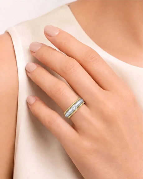 Vintage-inspired wedding ring with textured center and beaded edges in 18K yellow and white gold | SARATTI