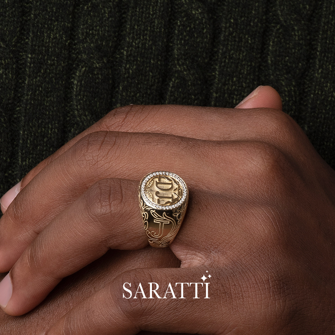 Vintage Men Natural Diamond Signet Ring in Yellow Gold - SARATTI