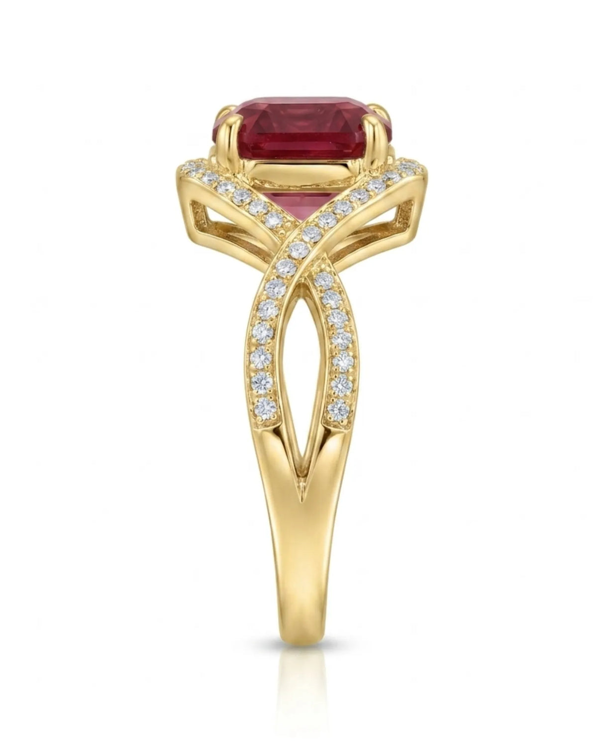 Vintage pink garnet engagement ring with diamond split shank in 18K yellow gold | SARATTI