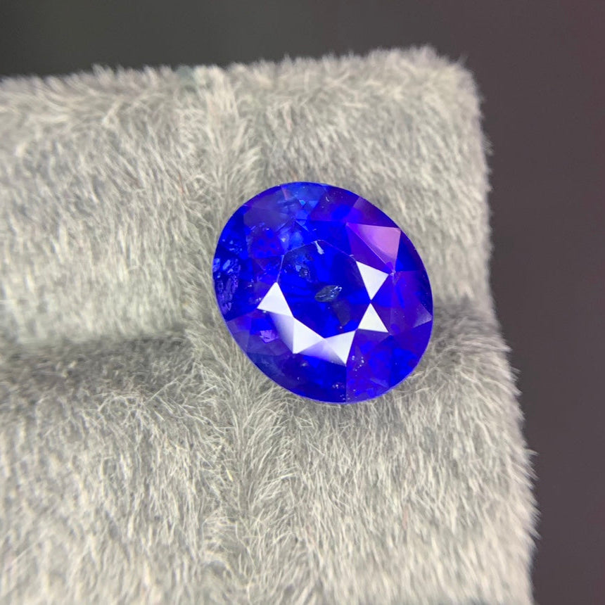 Vivid Blue Unheated Sapphire Stone - SARATTI 