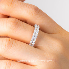 Radiant Cut Diamond Band on Female Finger | Modern Gem Jewelry | Saratti 