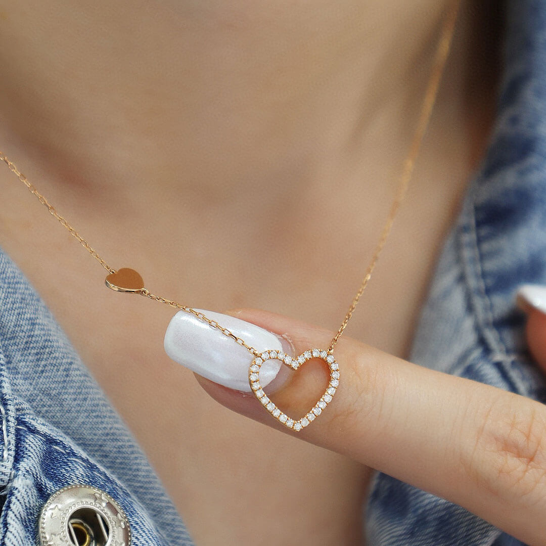 Rose Gold Heart Design Love Necklace | Saratti