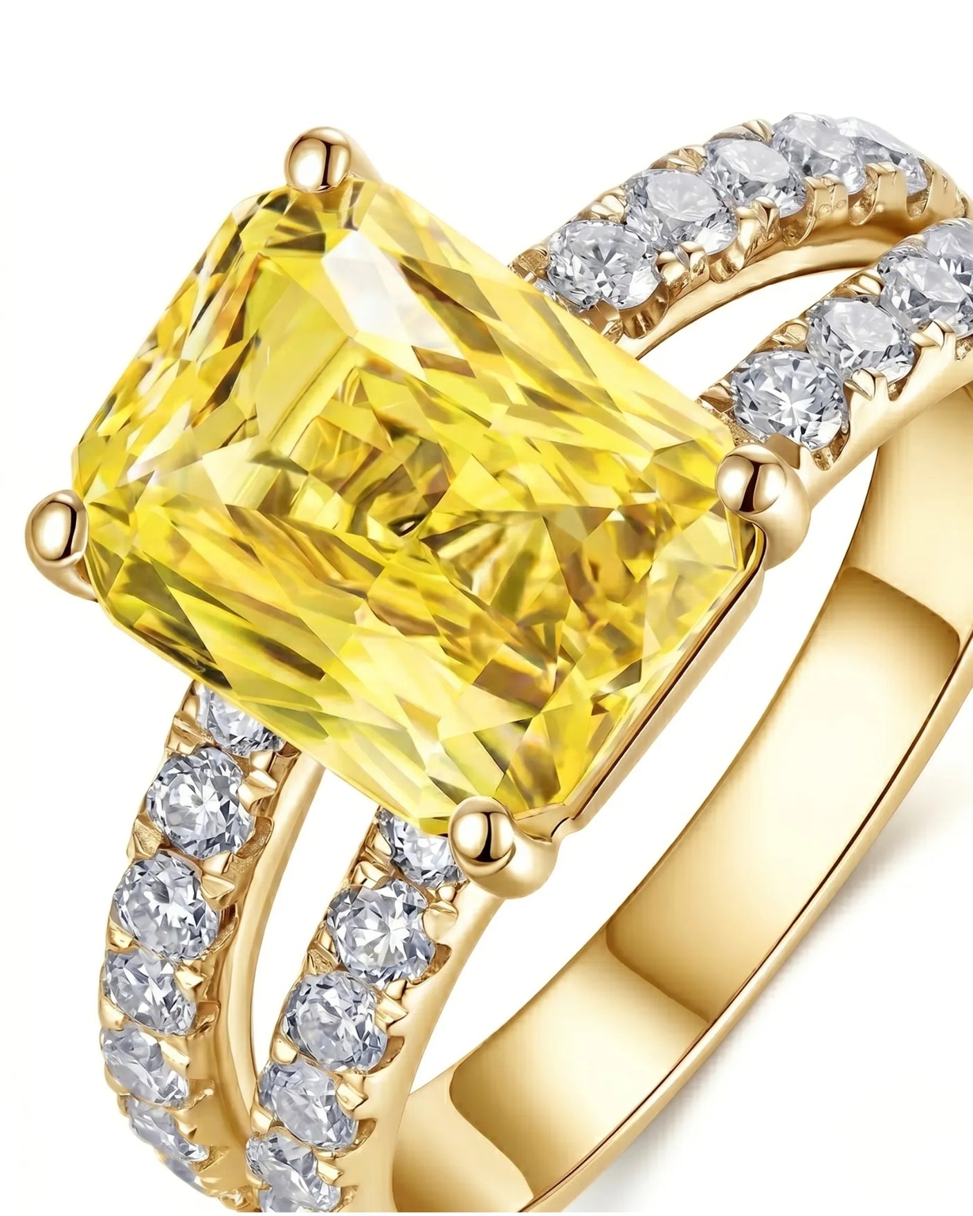 Yellow sapphire and diamond gift ring with split shank in 18K yellow gold | SARATTI