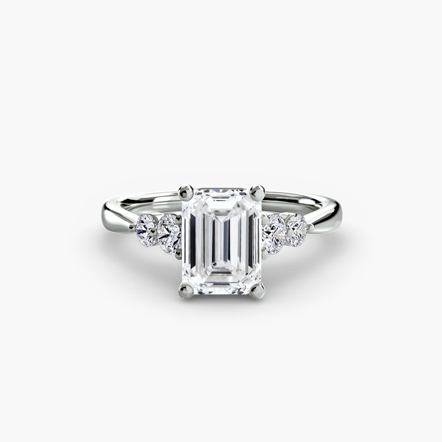 AMÉLIE Emerald Cut four-stone shoulder accent solitaire ring setting in White Gold | SARATTI