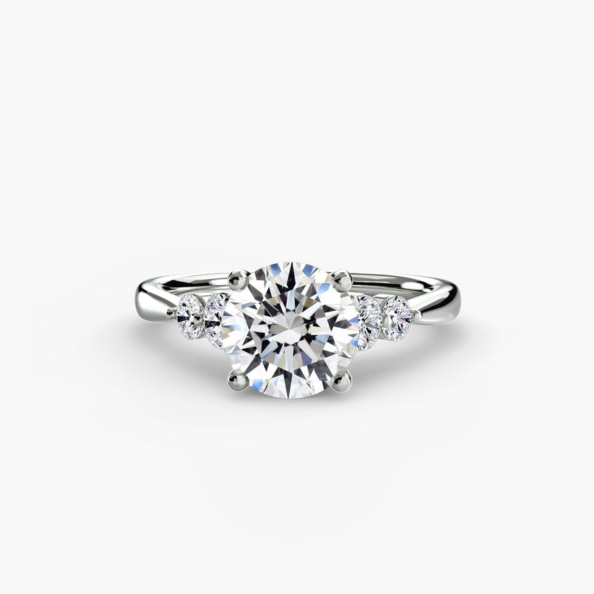 AMÉLIE – Round Cut Four-Stone Shoulder Solitaire Ring Setting in White Gold | SARATTI