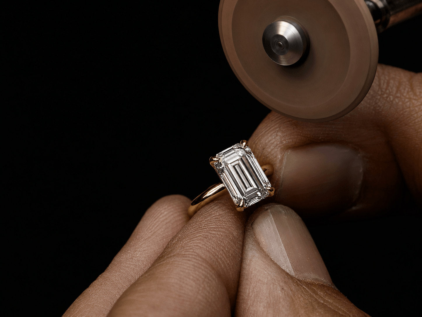 Loose gemstone measured before anything is drawn, then hand-set | SARATTI