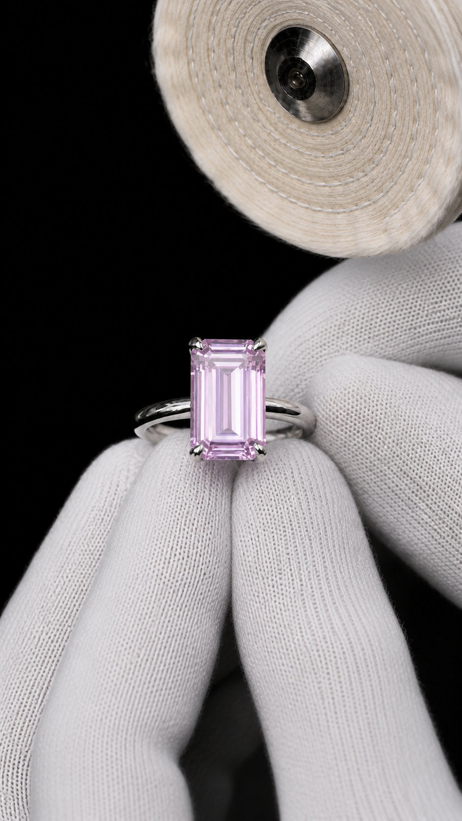 Pink kunzite gemstone in fine jewellery, a stone for evening wear | SARATTI