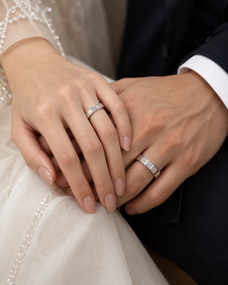 Aura Diamond natural diamond wedding set in 18K White Gold, couple worn view | SARATTI