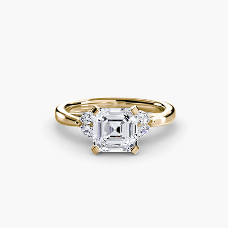 AURELIA – Asscher Cut Four-Stone Shoulder Ring Setting in Yellow Gold | SARATTI