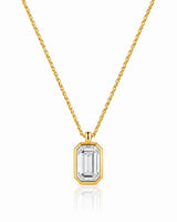 AUREX Emerald Cut bezel necklace setting in yellow gold | SARATTI