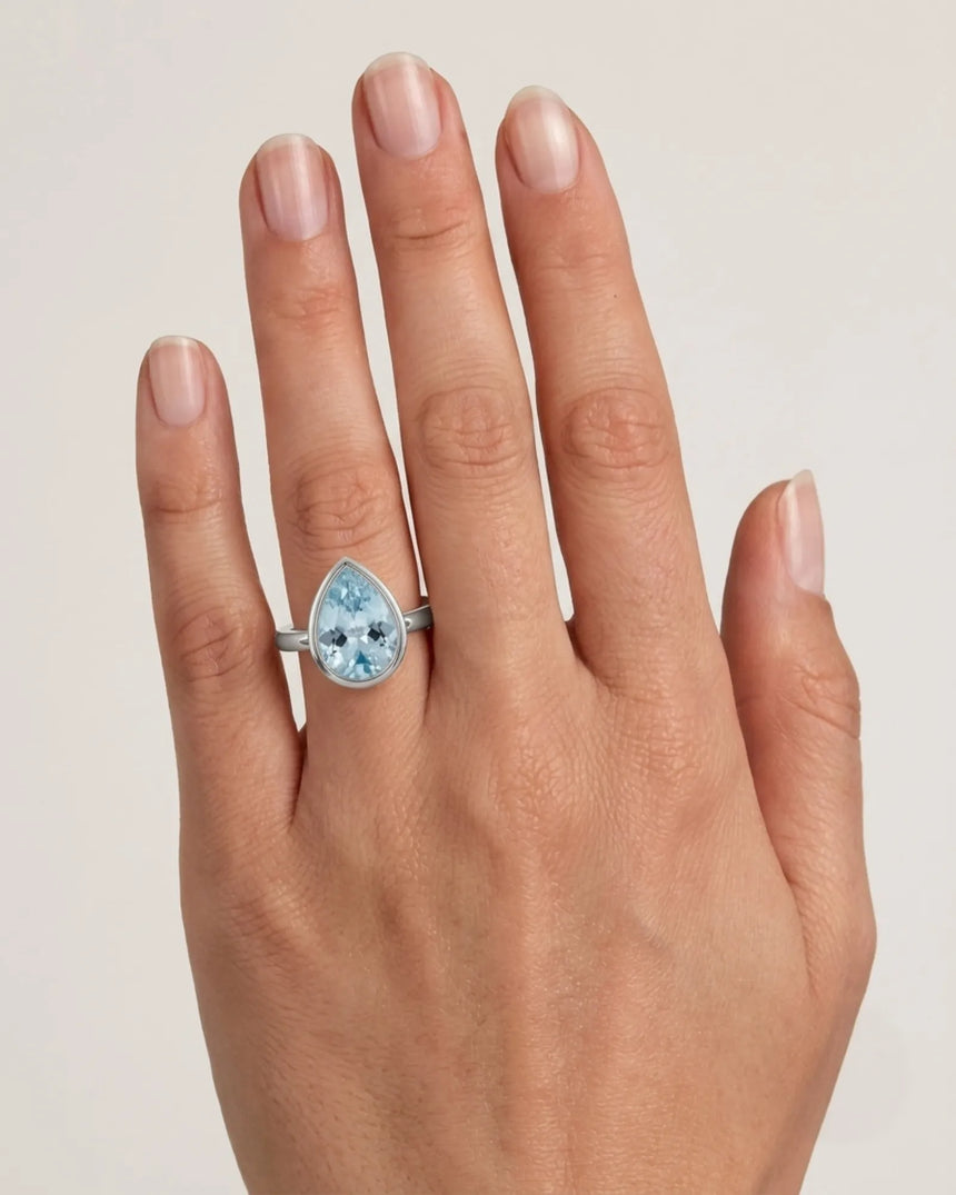 AUREX pear cut Aquamarine bezel solitaire ring setting in White Gold, model view | SARATTI