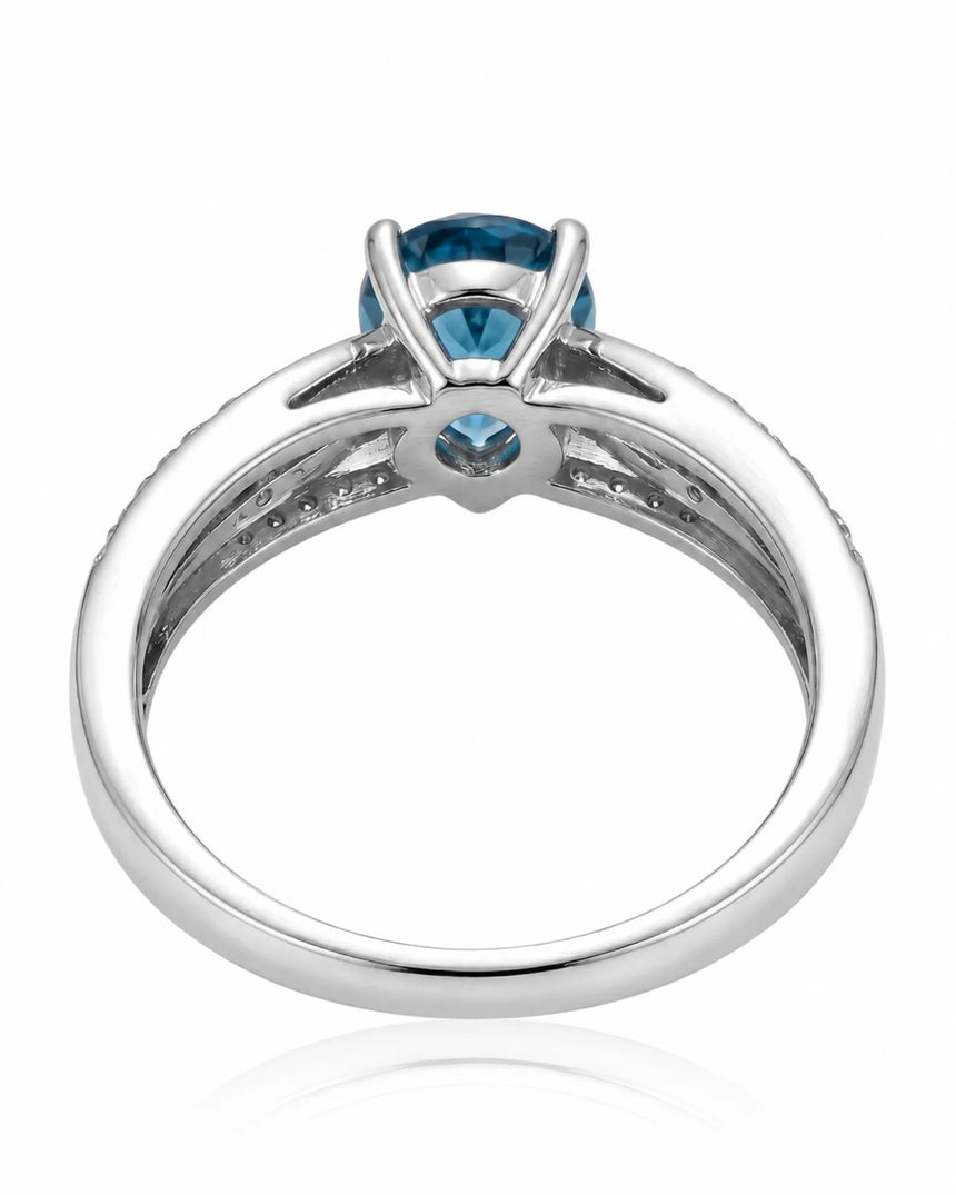 Aveline Vow pear-cut Aquamarine diamond split-shank ring setting in Platinum, side view | SARATTI