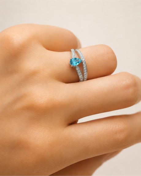 Aveline Vow pear-cut Aquamarine diamond split-shank ring setting in White Gold, front view | SARATTI