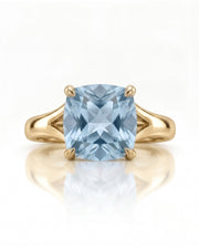 Avenelle cushion cut Aquamarine split-shank ring setting in yellow gold, front view | SARATTI