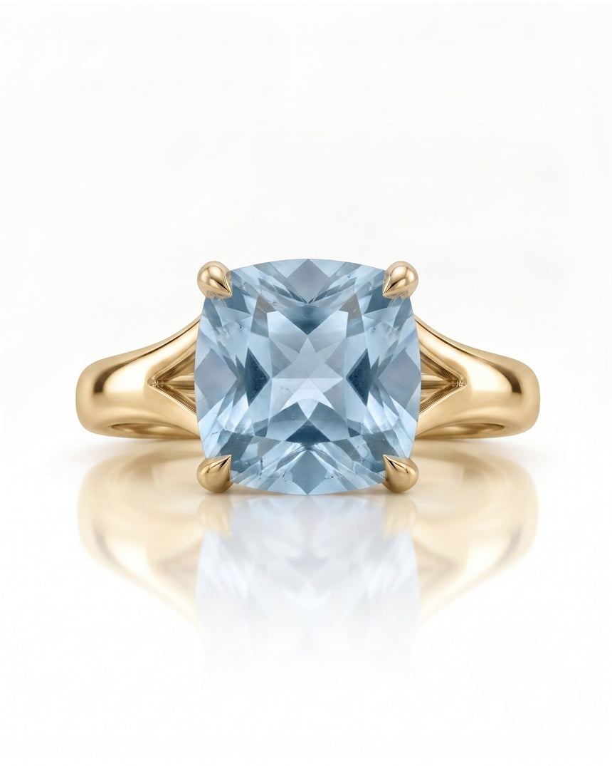 Avenelle cushion cut Aquamarine split-shank ring setting in yellow gold, front view | SARATTI