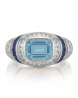 Azzurro Regent emerald-cut Aquamarine cocktail ring setting in Platinum, front view with baguette diamond frame and blue sapphire channels | SARATTI