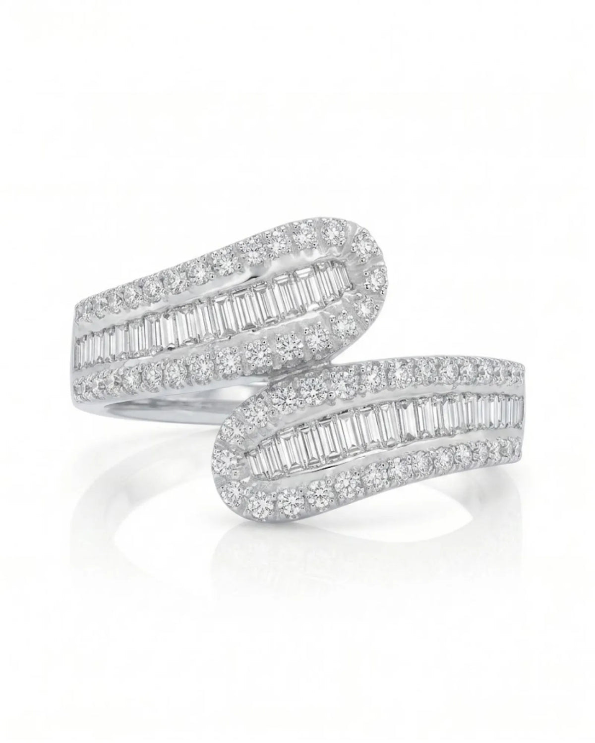 18K white gold baguette and round diamond band showing the mixed-cut diamond design | SARATTI
