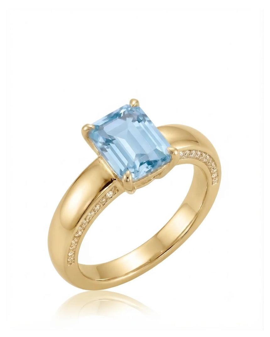 Céleste Arc emerald cut Aquamarine hidden pavé ring setting in yellow gold, 45-degree view | SARATTI