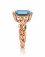 Cordelle Asscher-cut Aquamarine sculptural rope-band solitaire ring setting in Rose Gold, front view | SARATTI