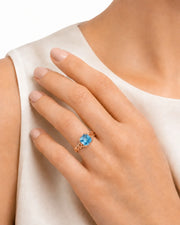 Cordelle Asscher-cut Aquamarine sculptural rope-band solitaire ring setting in Rose Gold, side view | SARATTI