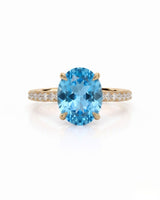 Elaris oval cut Aquamarine pavé solitaire ring setting in Yellow Gold, front view | SARATTI