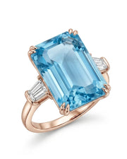 Équilibre emerald-cut Aquamarine diamond tapered-baguette three-stone ring setting in Rose Gold, 45-degree view | SARATTI