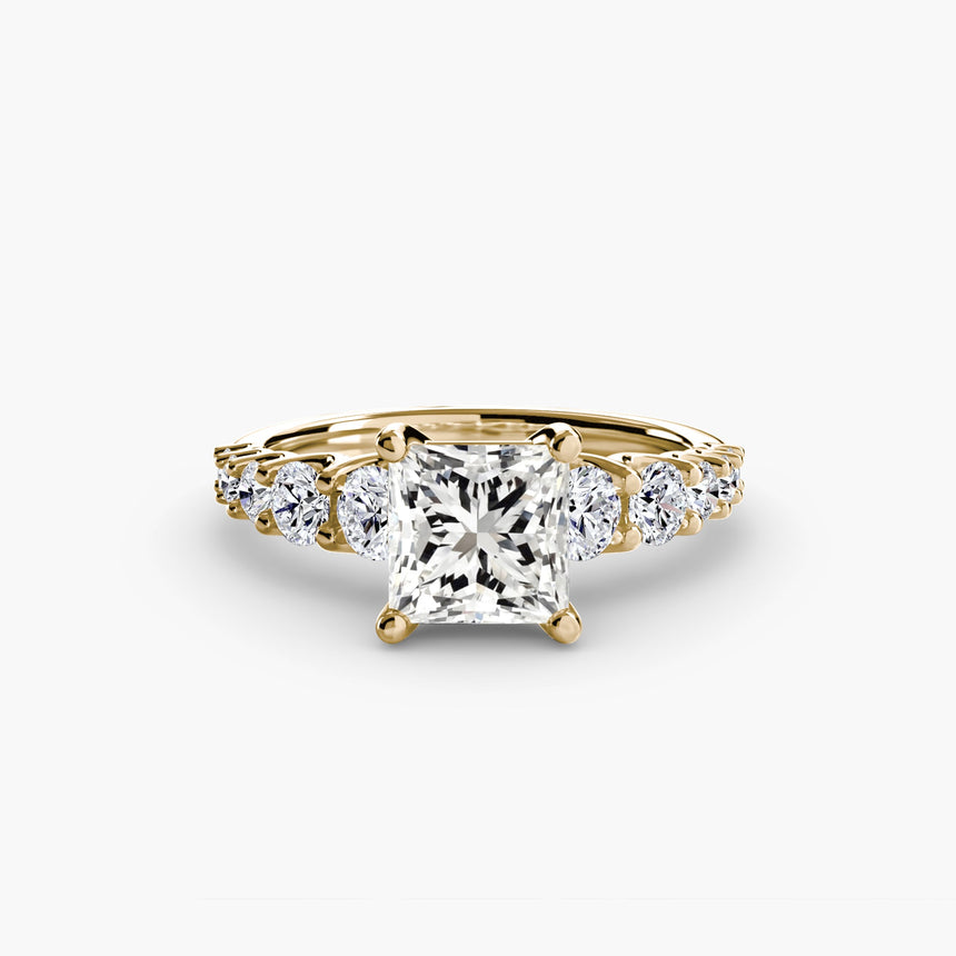 GRADUATED ACCENT – Princess Cut Diamond Ring Setting in Yellow Gold | SARATTI