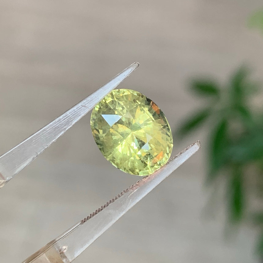 5.73 carats Unheated Natural Chrysoberyl Gemstone