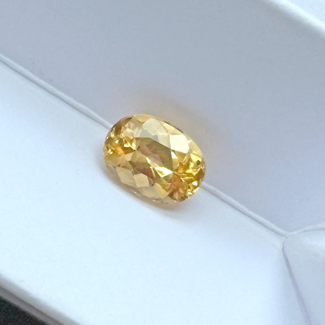 1.75 carats Natural Brazilian Imperial Topaz | Oval – 8.0 × 6.0 × 4.5mm