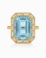 Lumière Octave emerald-cut Aquamarine ring setting in yellow gold, front view with octagonal baguette diamond frame | SARATTI