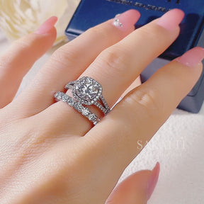 Bellissa  | Cushion Cut Engagement Ring With Wedding Band