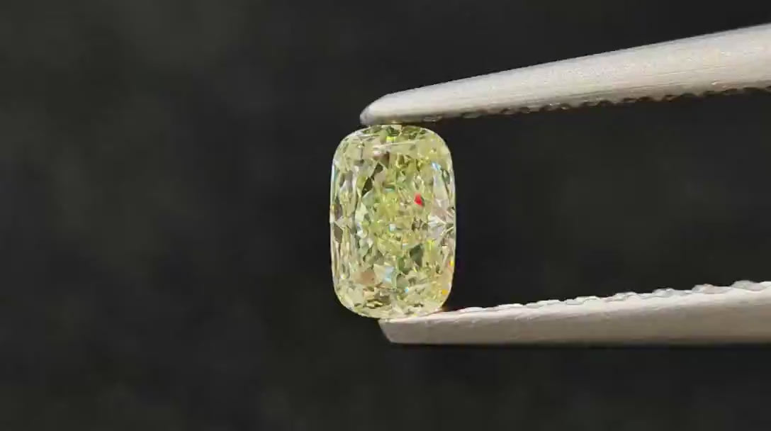 0.445 ct Fancy Yellow Light Natural Diamond