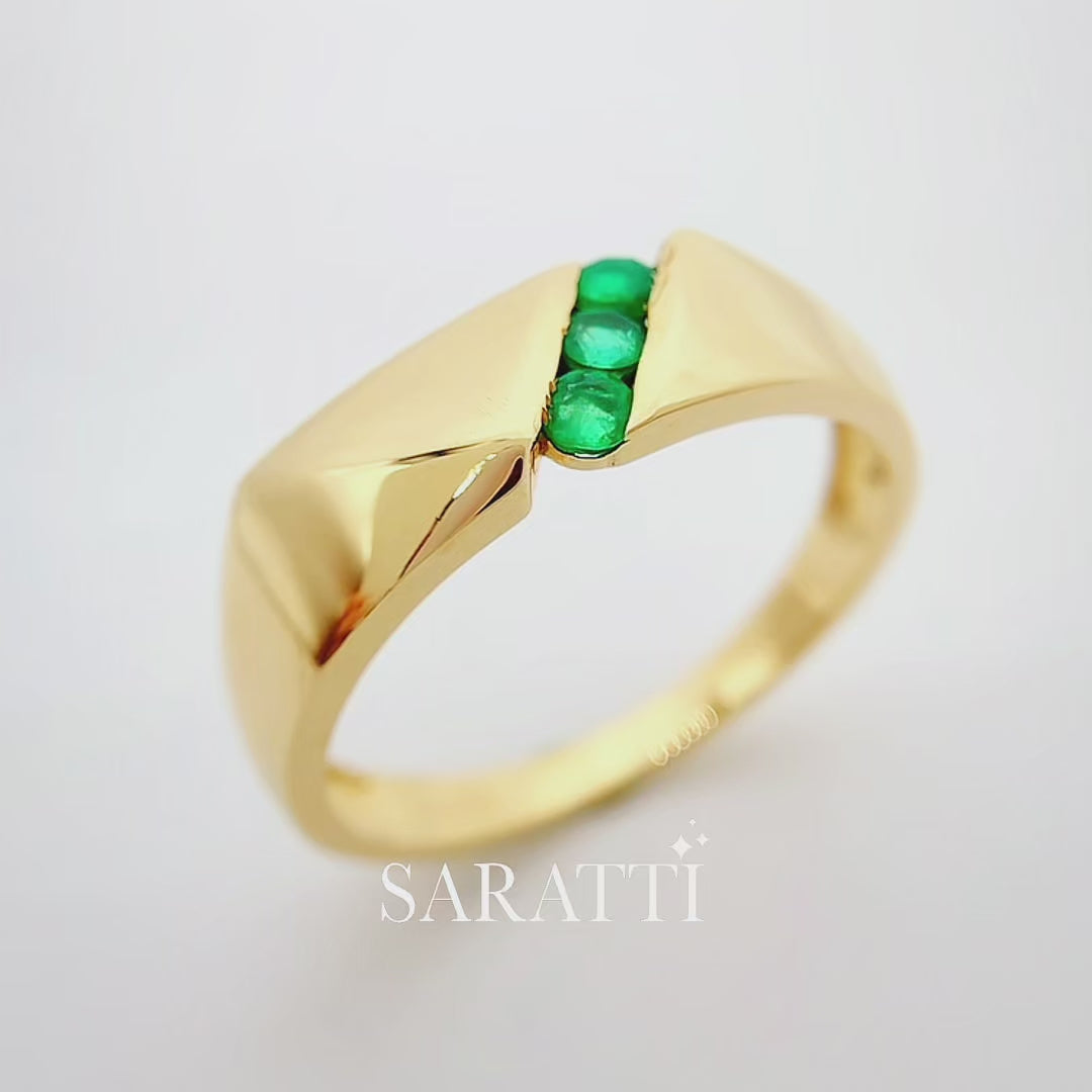 Mens emerald ring polished comfort fit interior in 18K yellow gold | SARATTI
