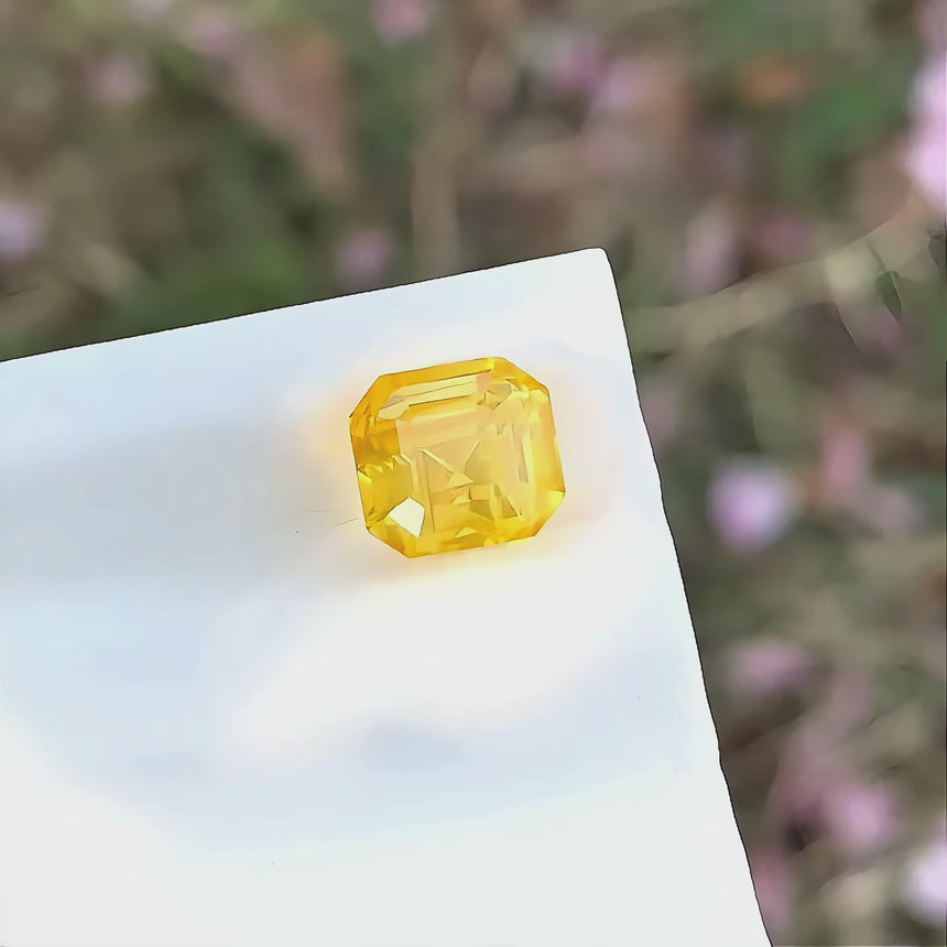 4.06 carats Natural Yellow Sapphire Gemstone | Emerald Cut