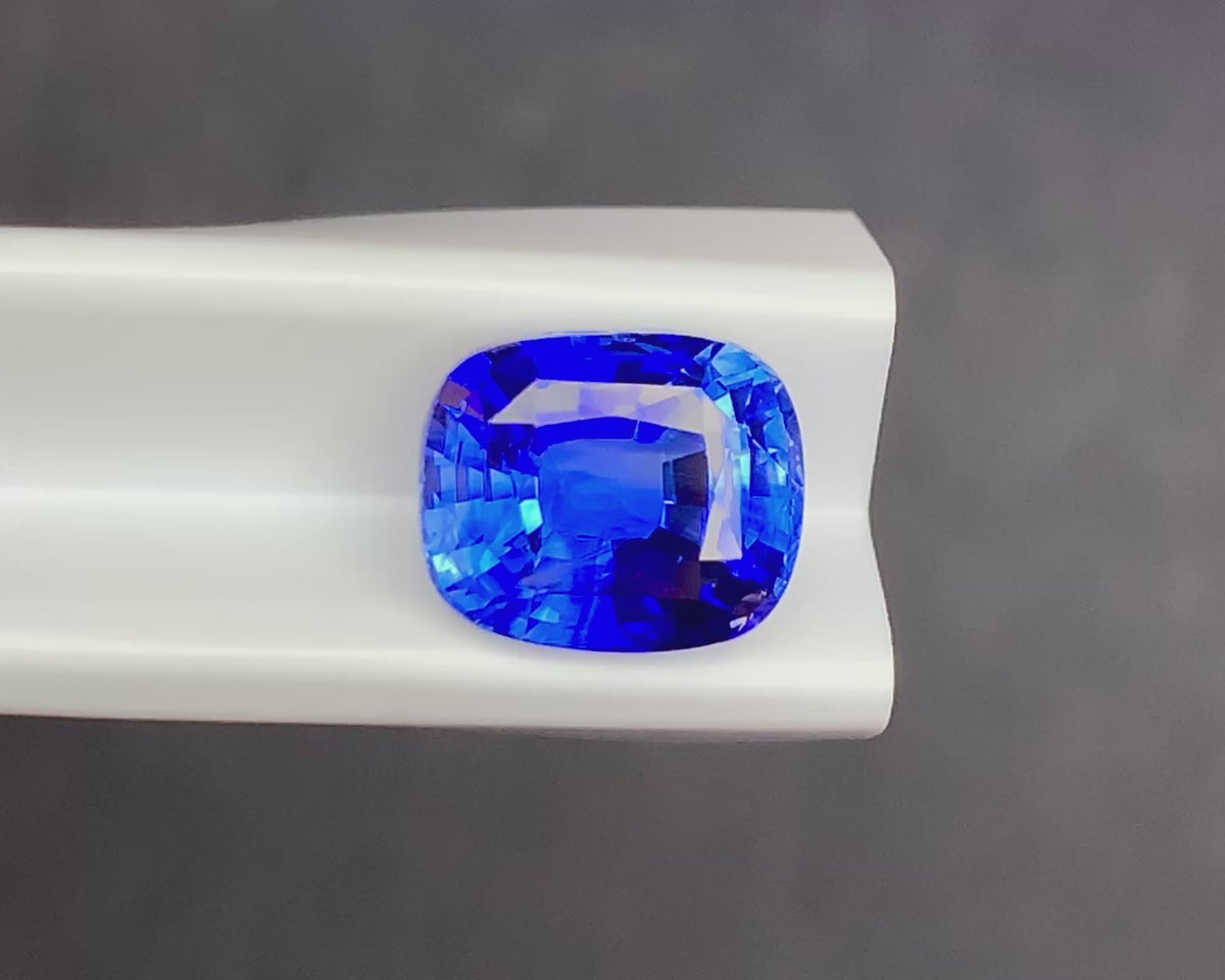 3.55 carats Natural Royal Blue Sapphire | Cushion
