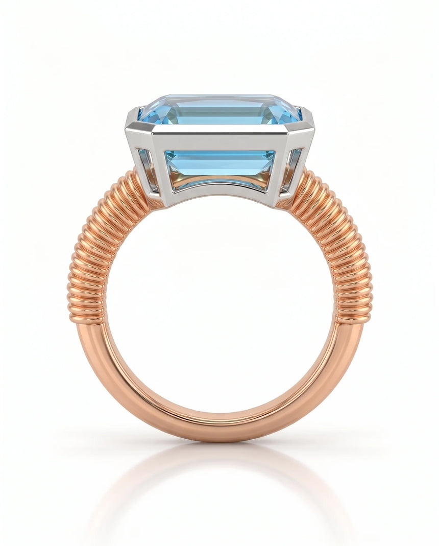Rivage Bezel emerald-cut Aquamarine ribbed bezel solitaire ring setting in Rose Gold, profile view | SARATTI
