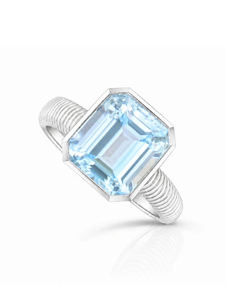 Rivage Bezel emerald-cut Aquamarine ribbed bezel solitaire ring setting in White Gold, 45-degree view | SARATTI