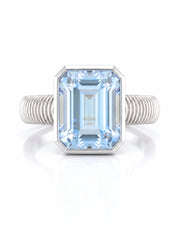 Rivage Bezel emerald-cut Aquamarine ribbed bezel solitaire ring setting in White Gold, front view | SARATTI