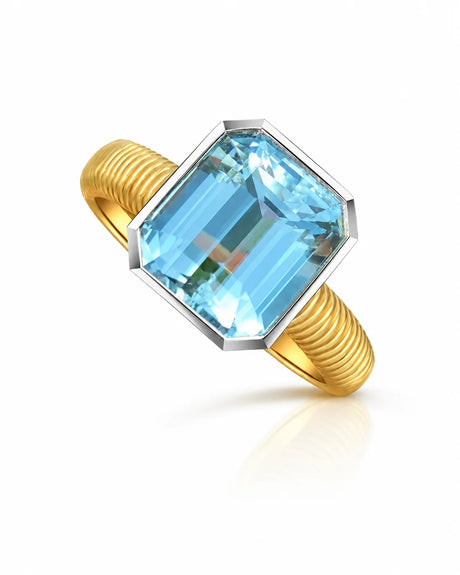 Rivage Bezel emerald-cut Aquamarine ribbed bezel solitaire ring setting in Yellow Gold, 45-degree view | SARATTI