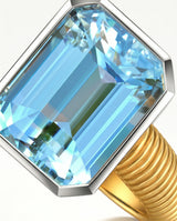 Rivage Bezel emerald-cut Aquamarine ribbed bezel solitaire ring setting in Yellow Gold, profile view | SARATTI