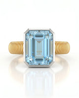Rivage Bezel emerald-cut Aquamarine ribbed bezel solitaire ring setting in Yellow Gold, side view | SARATTI
