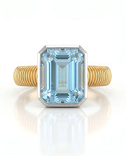 Rivage Bezel emerald-cut Aquamarine ribbed bezel solitaire ring setting in Yellow Gold, side view | SARATTI