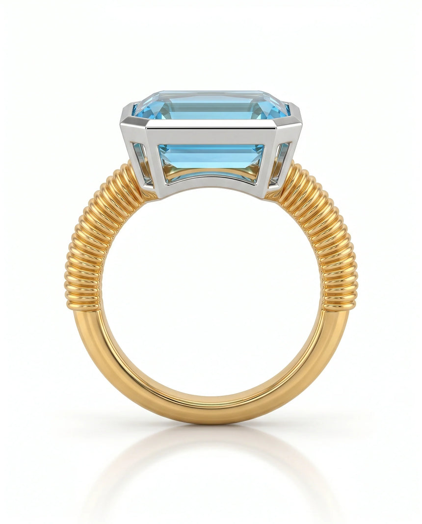 Rivage Bezel emerald-cut Aquamarine ribbed bezel solitaire ring setting in Yellow Gold, top view | SARATTI