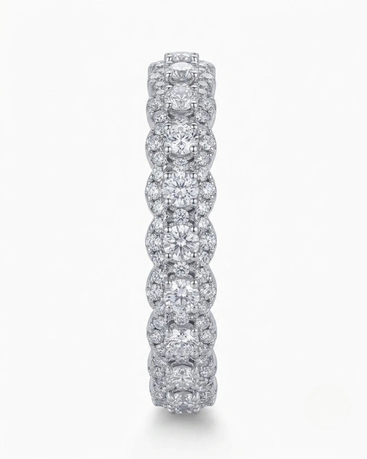 Scalloped platinum wedding band with round and accent diamonds | SARATTI