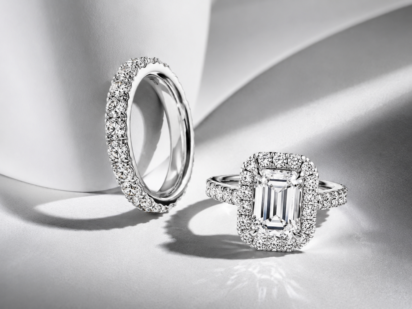SARATTI diamond engagement ring for a timeless proposal